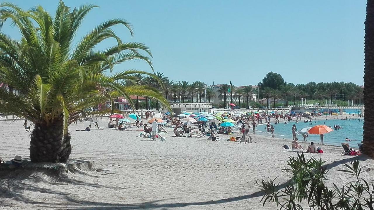 Grand Studio Climatise En Bord De Mer Avec Parking Securise Golfe-Juan Exterior photo