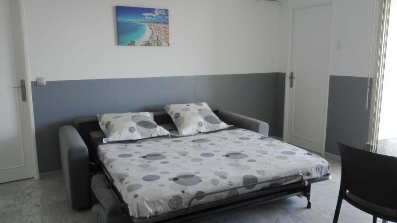 Grand Studio Climatise En Bord De Mer Avec Parking Securise Golfe-Juan Exterior photo
